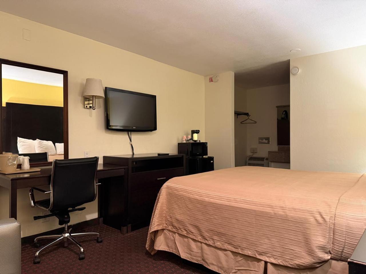 Hollister Inn Экстерьер фото
